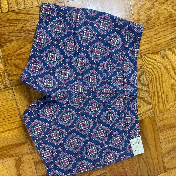 NWT J Crew medallion shorts patterned size 14 - Picture 3 of 4